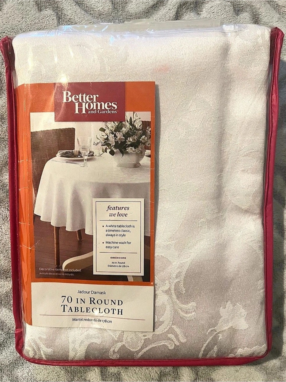 Better Homes and Gardens Jadour Damask White 70” Round Tablecloth New